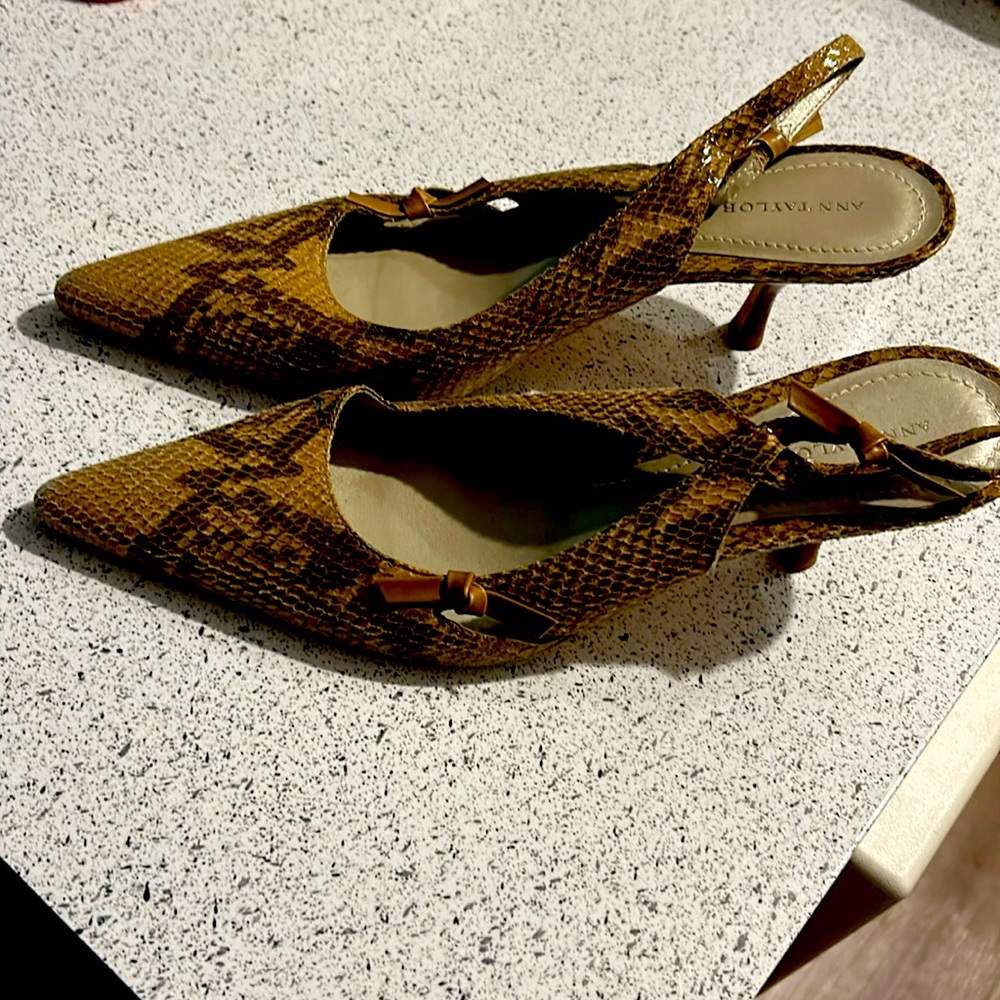 Ann Taylor 8 1/2 M